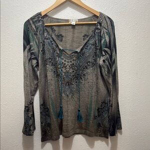 World Unity Graphic Blouse Relaxed Fit, Size M